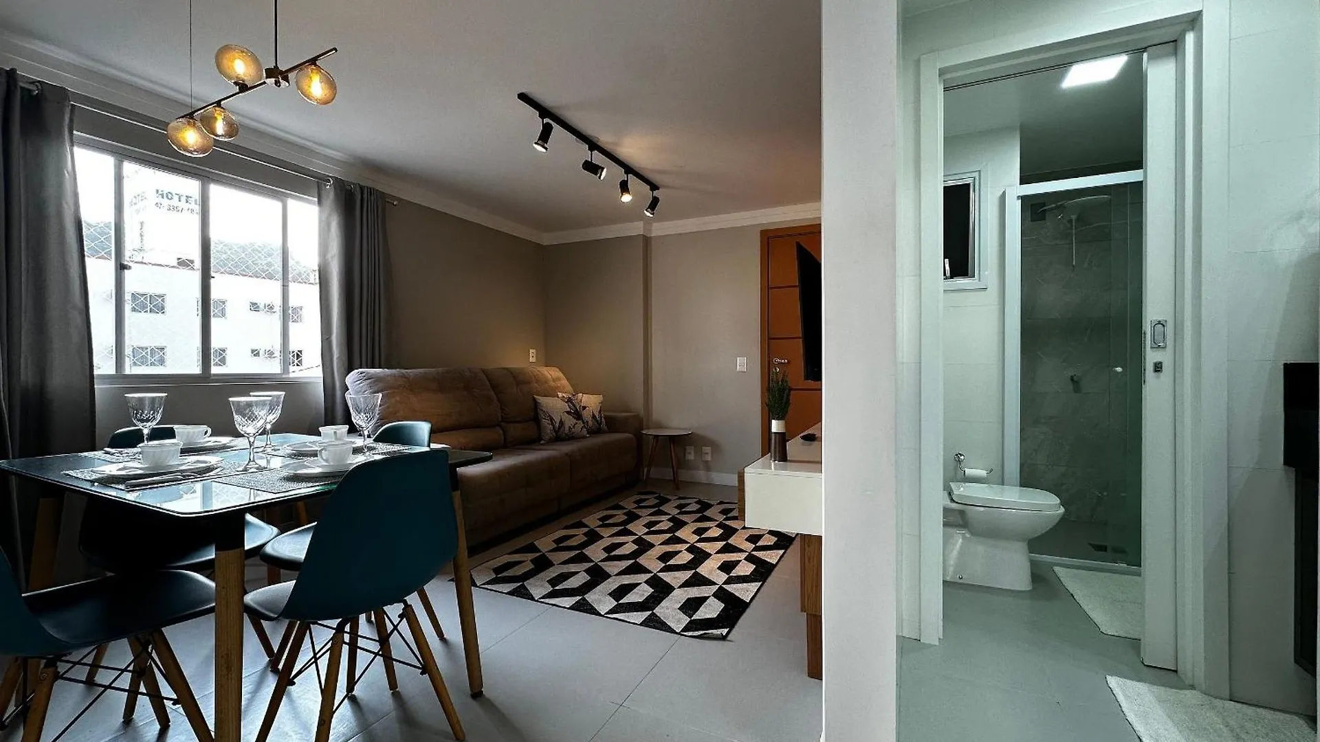 Sc01 - 1 Quarto| Centro| Reformado E Completo Balneário Camboriú شقة