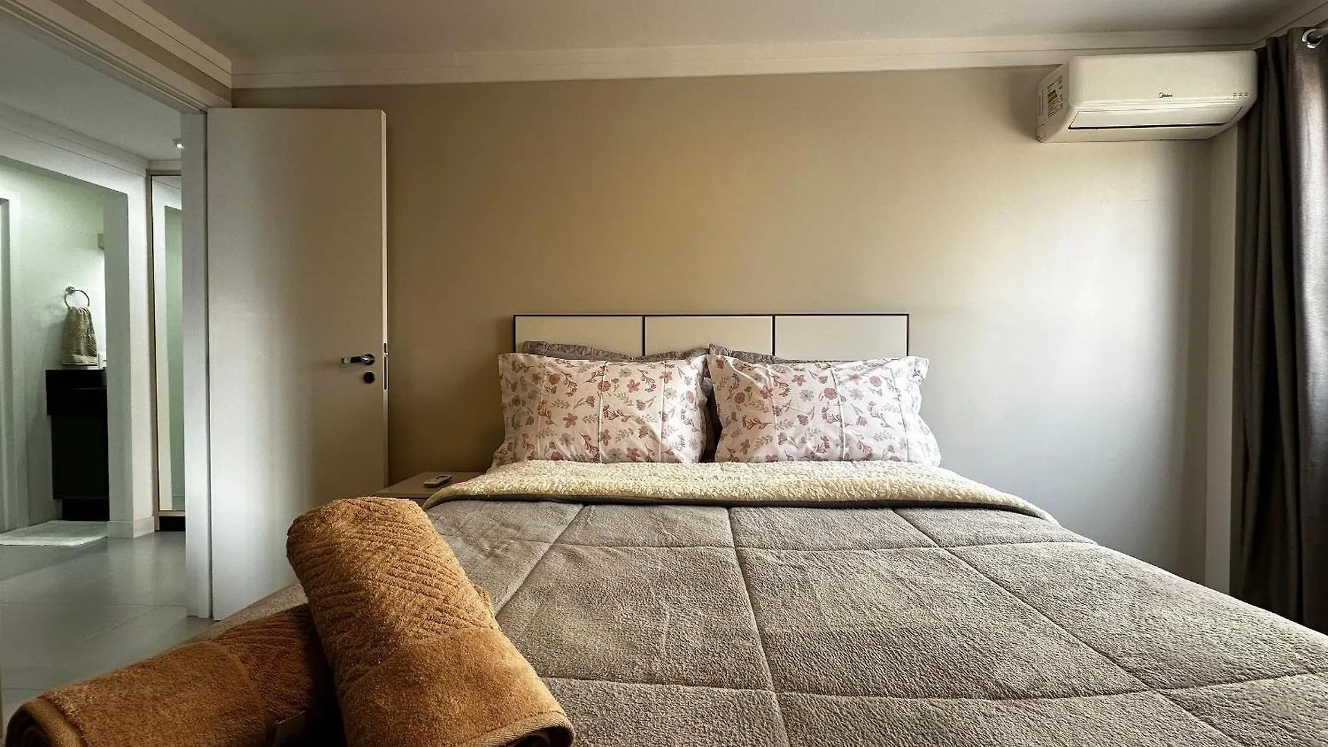 Sc01 - 1 Quarto| Centro| Reformado E Completo location